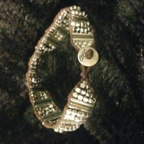 AMERICAN EAGLE OUTFITTERS Bracelet with Silver tone beads and faux sparkles. - Picture 6 of 11